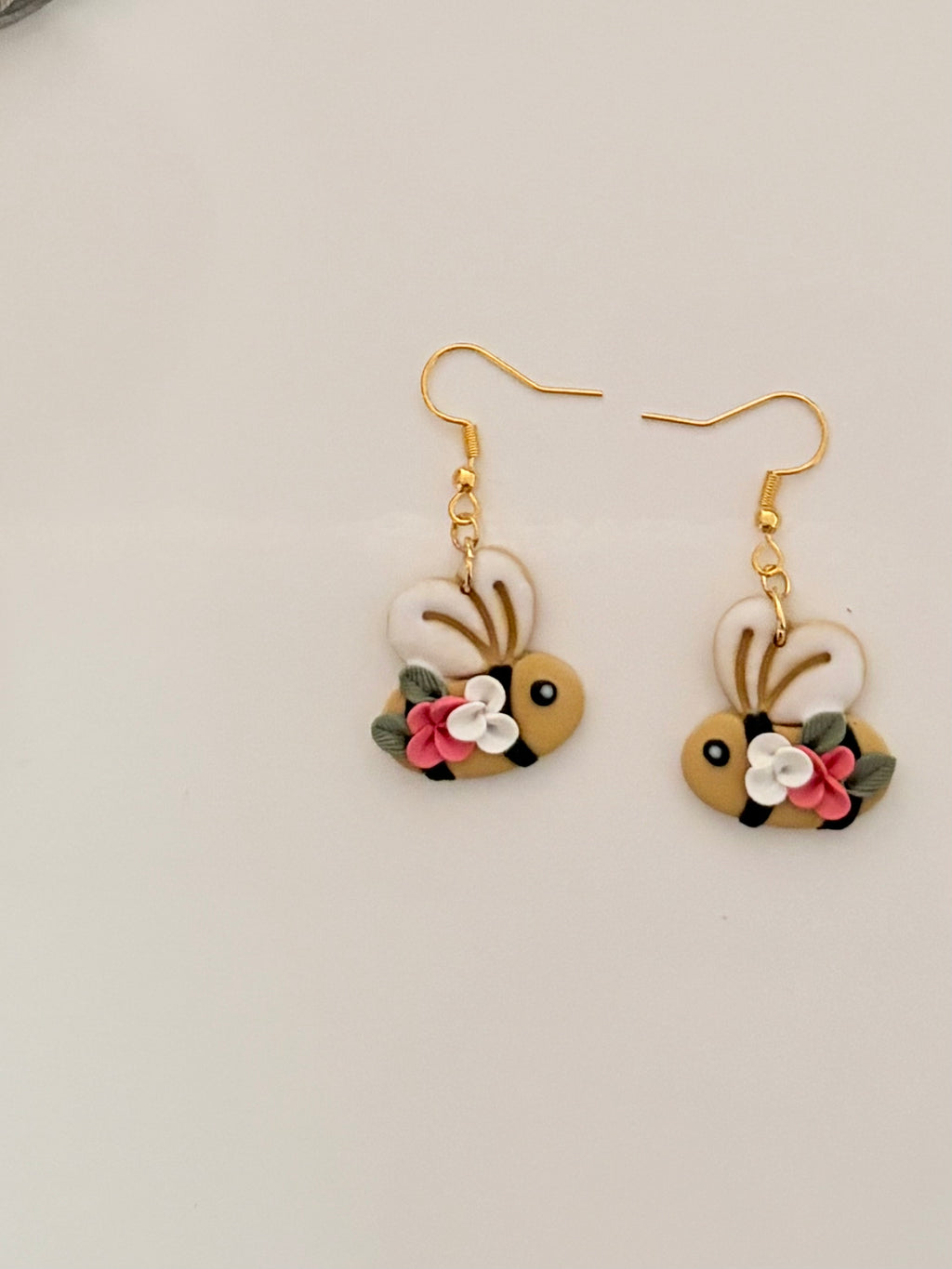 Pendientes Abejita con Flores