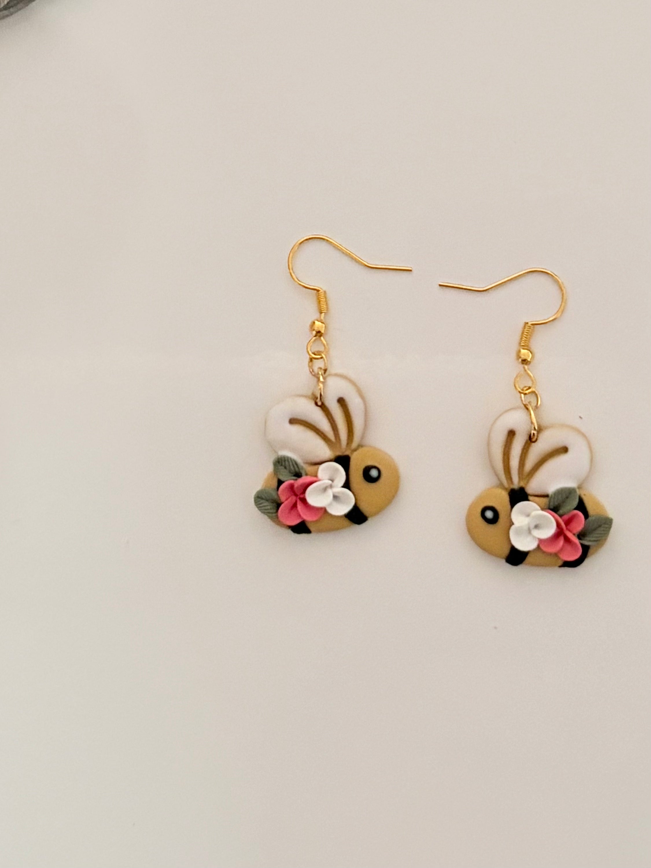 Pendientes Abejita con Flores